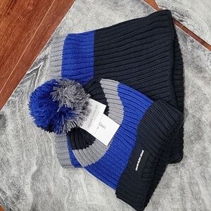 NWT Calvin Klein Jeans KIDS 2 PC UNISEX HAT & GAITER SET.